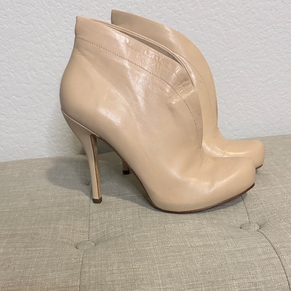 Barneys New York CO-OP Cream Heeled leather Boots 39 - Picture 4 of 9